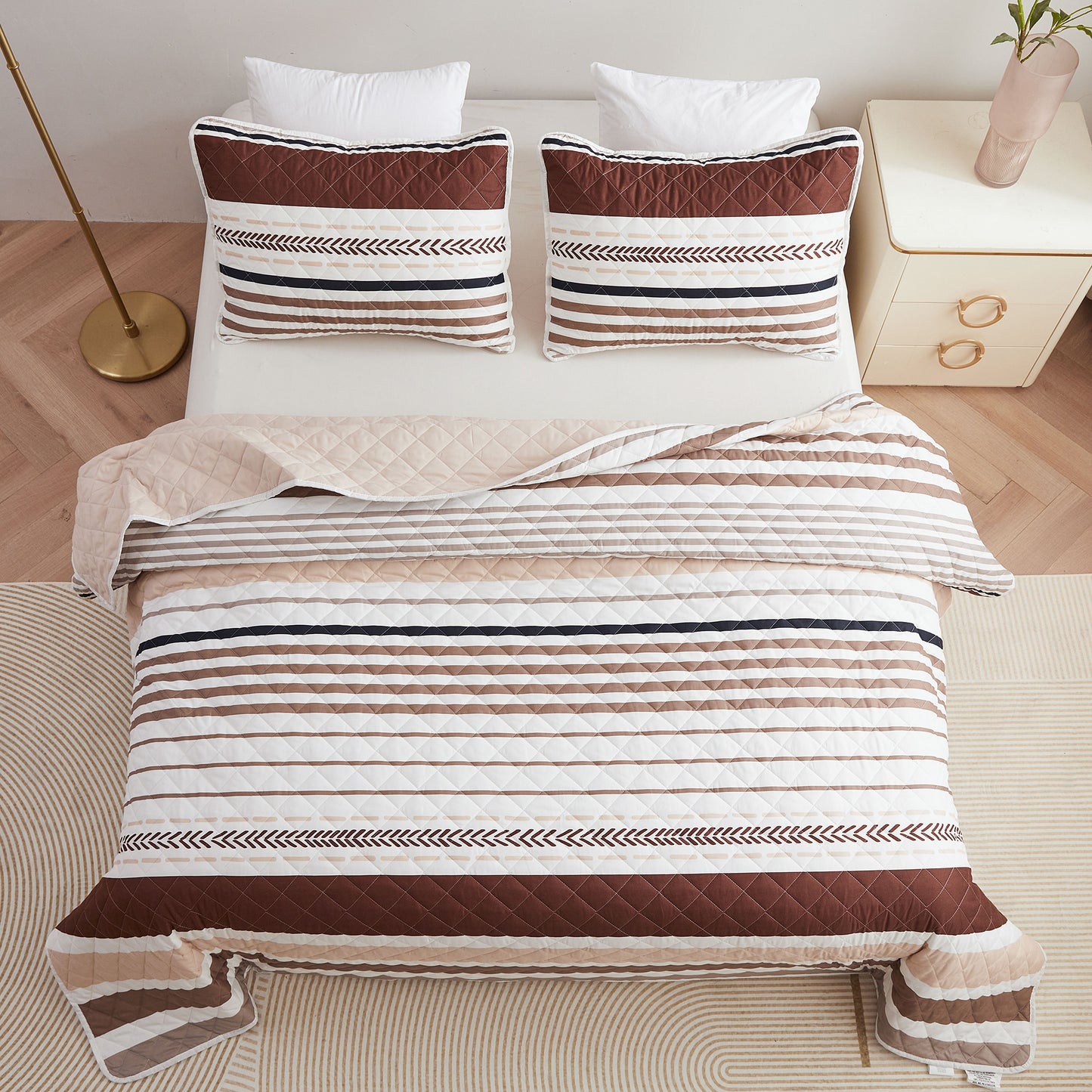 Bedmoon 3-piece All-season Stripe Reversible Soft Bedspread Quilt Set