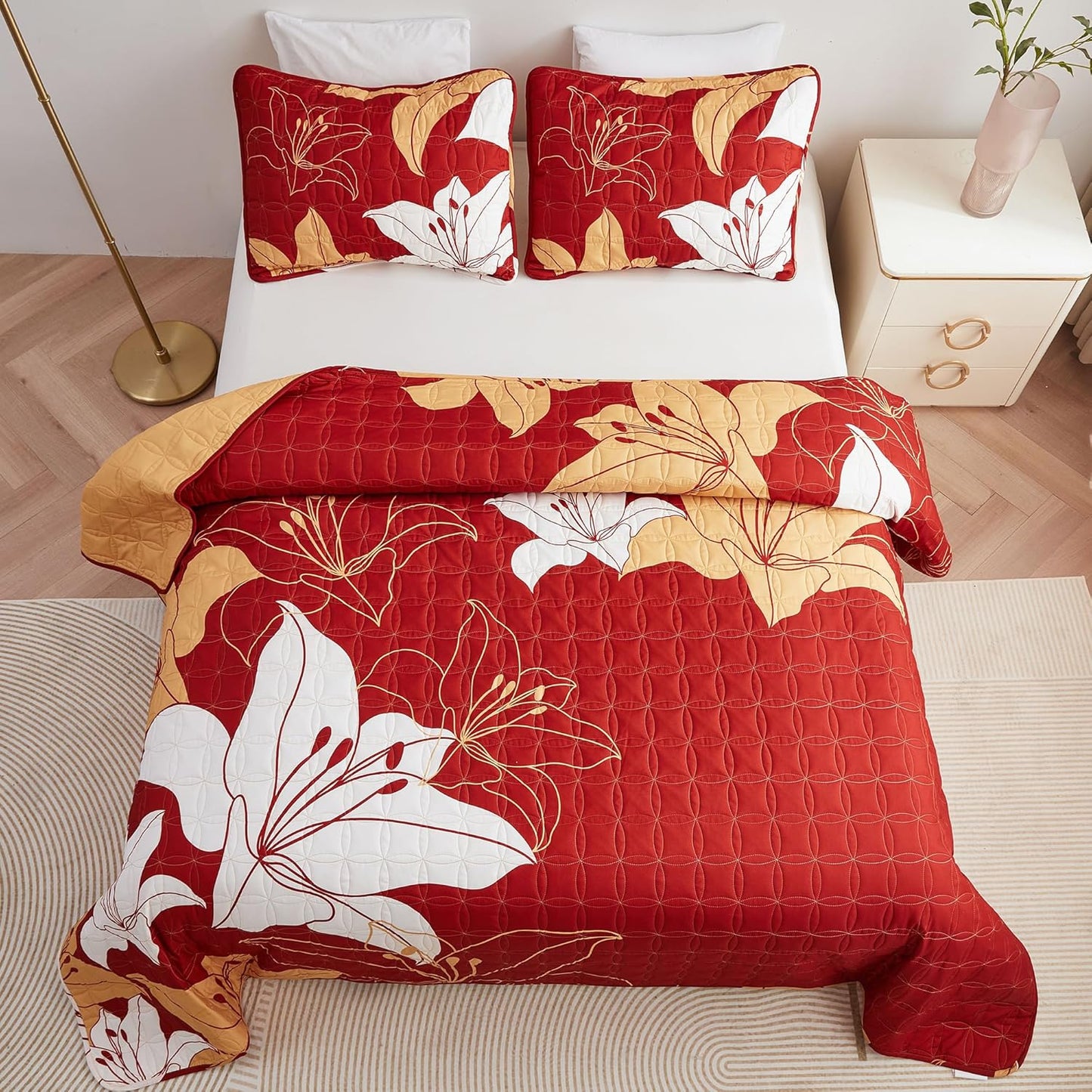 Bedmoon 3-piece All-season Floral Lightweight Reversible Soft Cooling Quilt Set