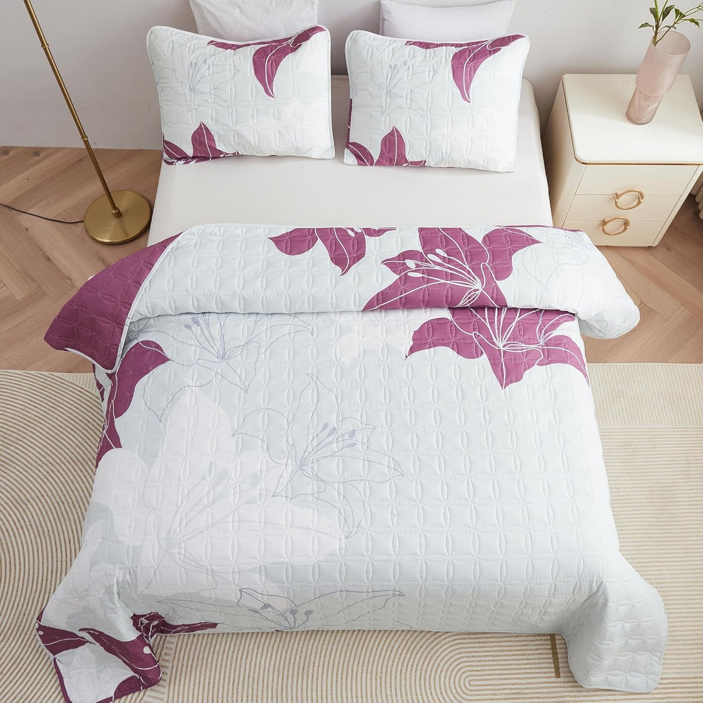 Bedmoon 3-piece All-season Floral Lightweight Reversible Soft Cooling Quilt Set